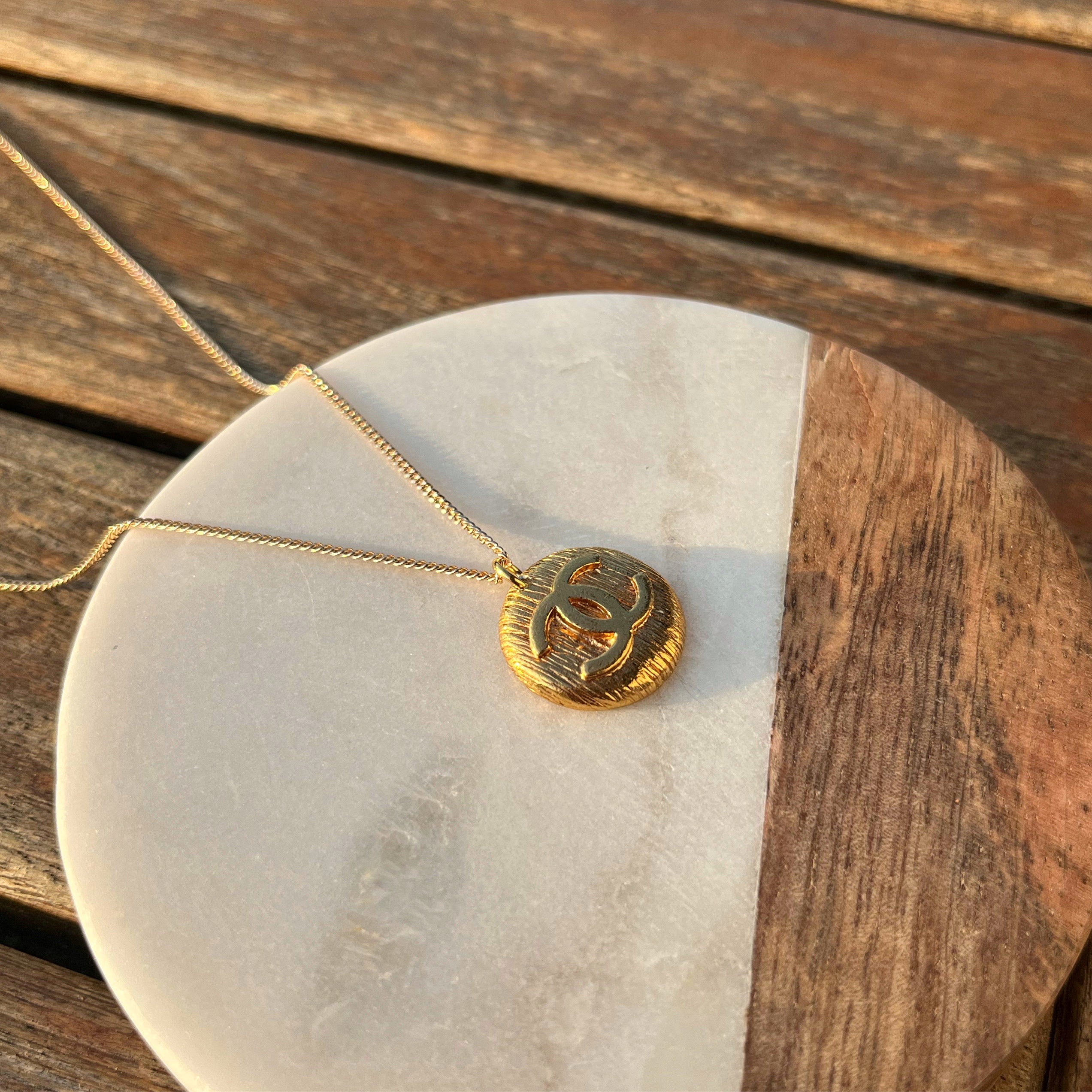 COLLIER UPCYCLÉ CHANEL | DORÉ RARE