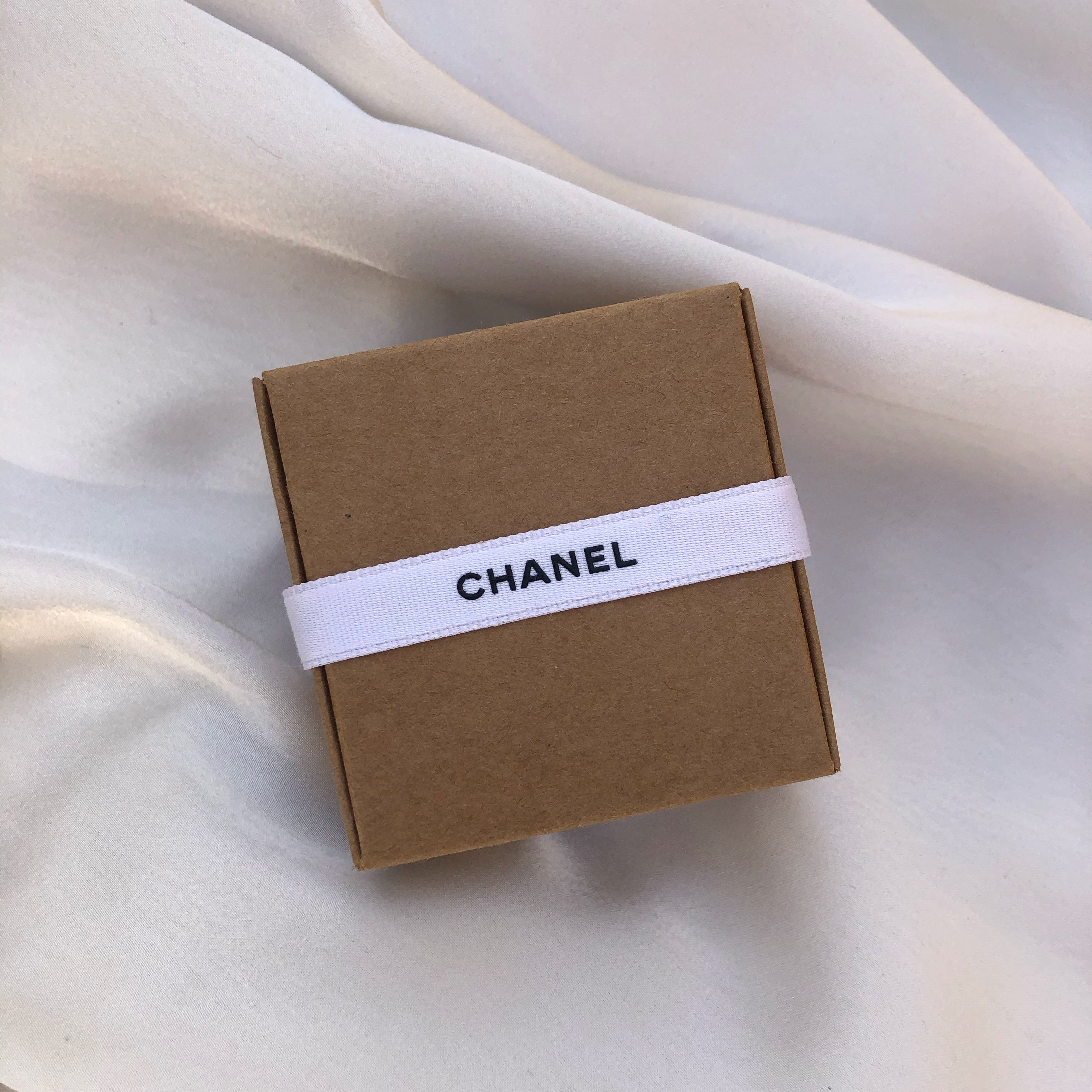 COLLIER UPCYCLÉ | BOUTON "CHANEL BAG"