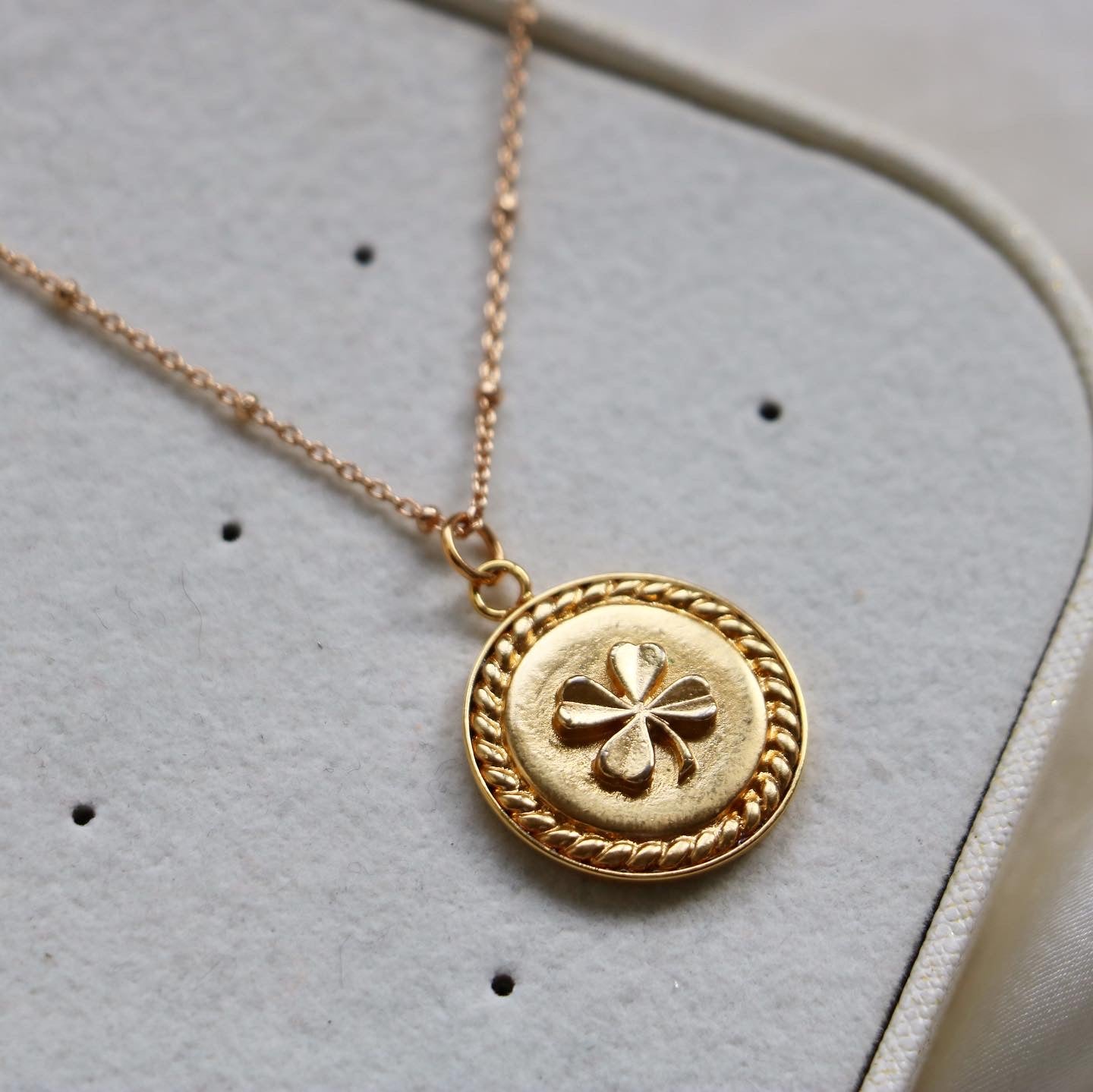 COLLIER UPCYCLÉ CHANEL | LUCKY