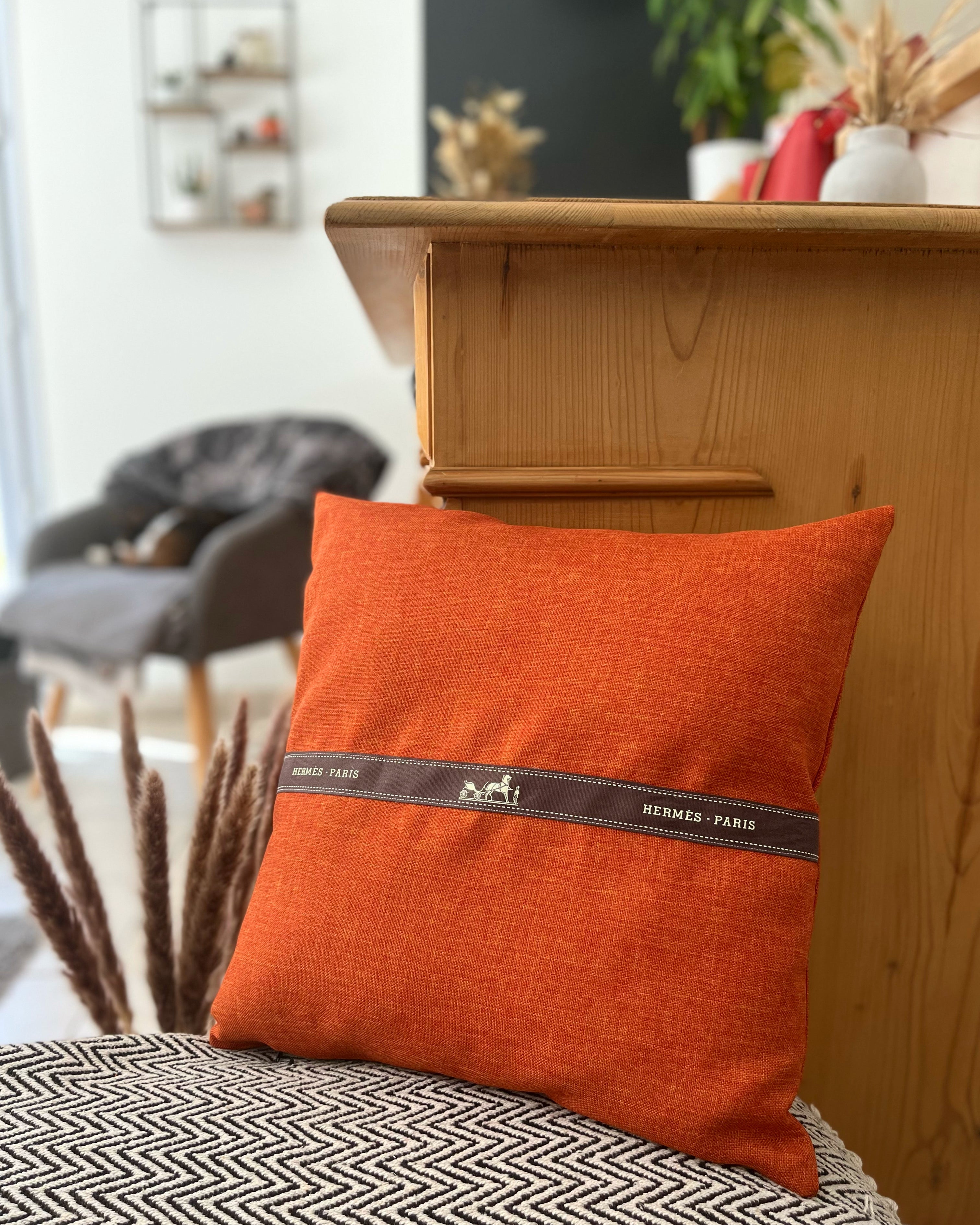 PRÉCOMMANDE | COUSSIN UPCYCLÉ HERMÈS RUBAN RARE