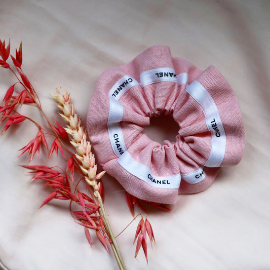 CHOUCHOU UPCYCLÉ CHANEL | ROSE BÉBÉ