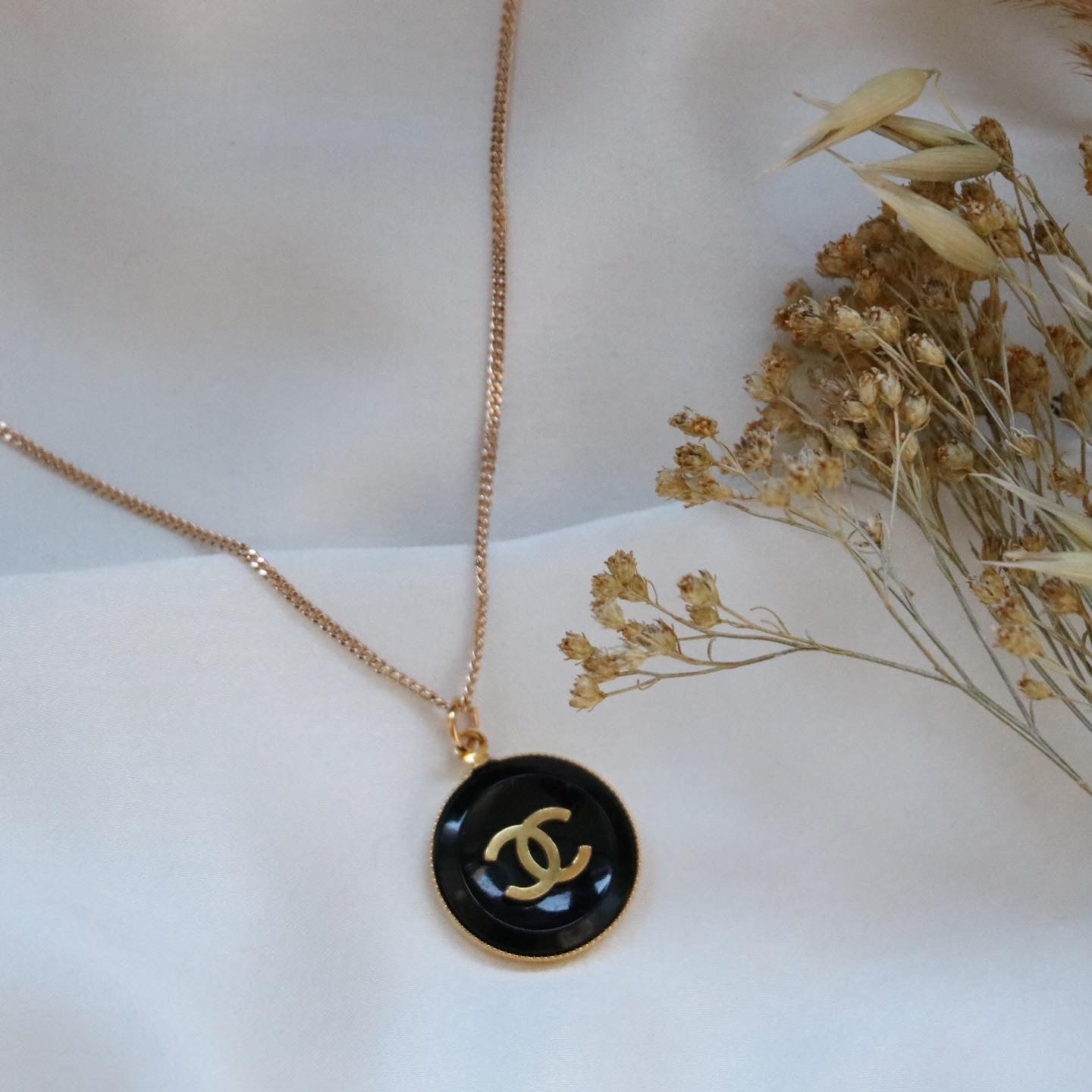 Chanel Vintage collier ras de cou perles  collier chanel perles  Les  trouvailles dElsa