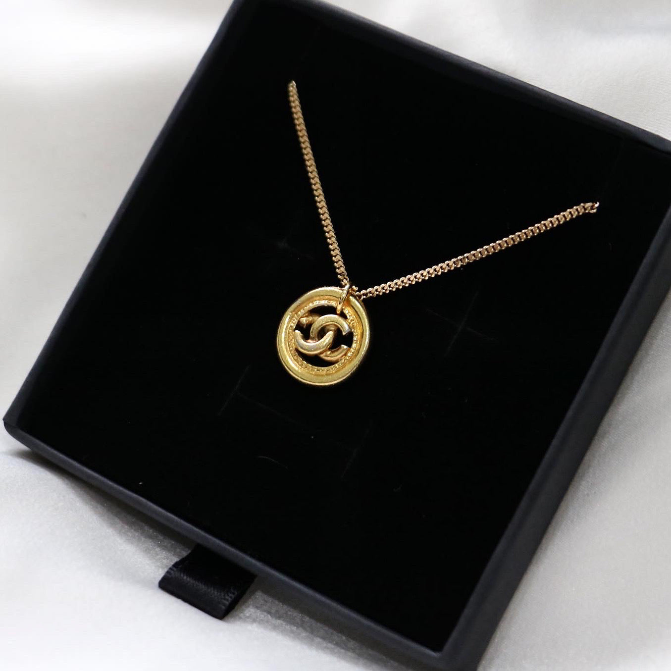 COLLIER UPCYCLÉ CHANEL