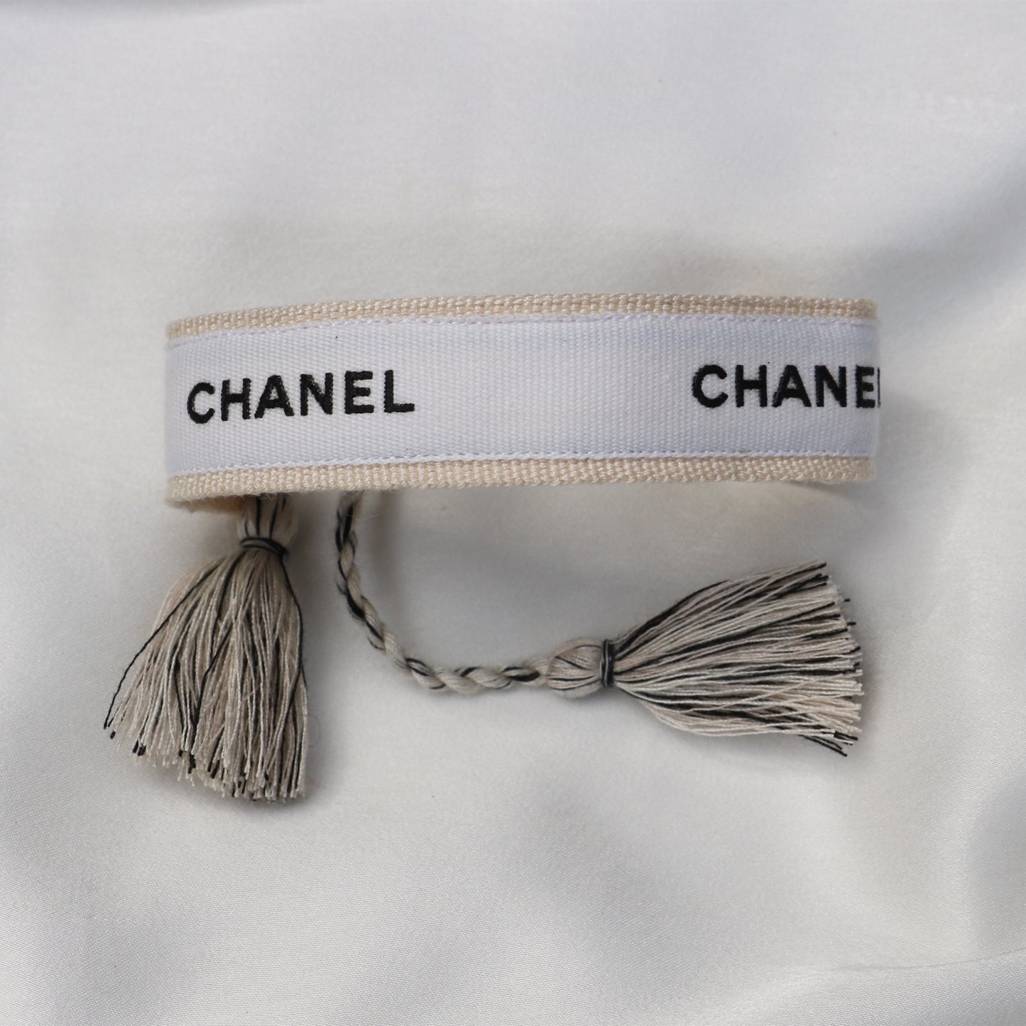 BRACELET TISSÉ UPCYCLÉ CHANEL | BLANC & BEIGE