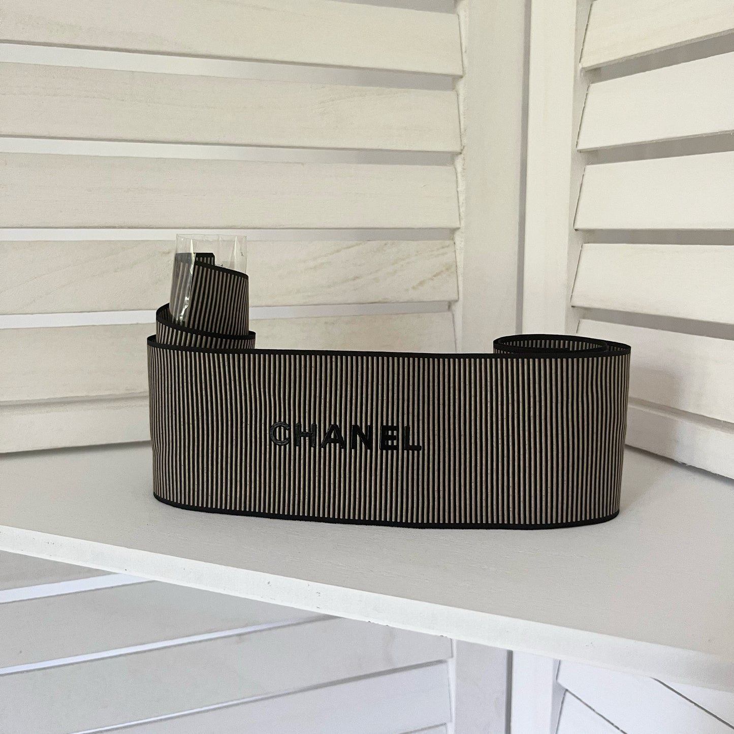 PRÉ-COMMANDE | COUSSIN UPCYCLÉ CHANEL À RAYURES
