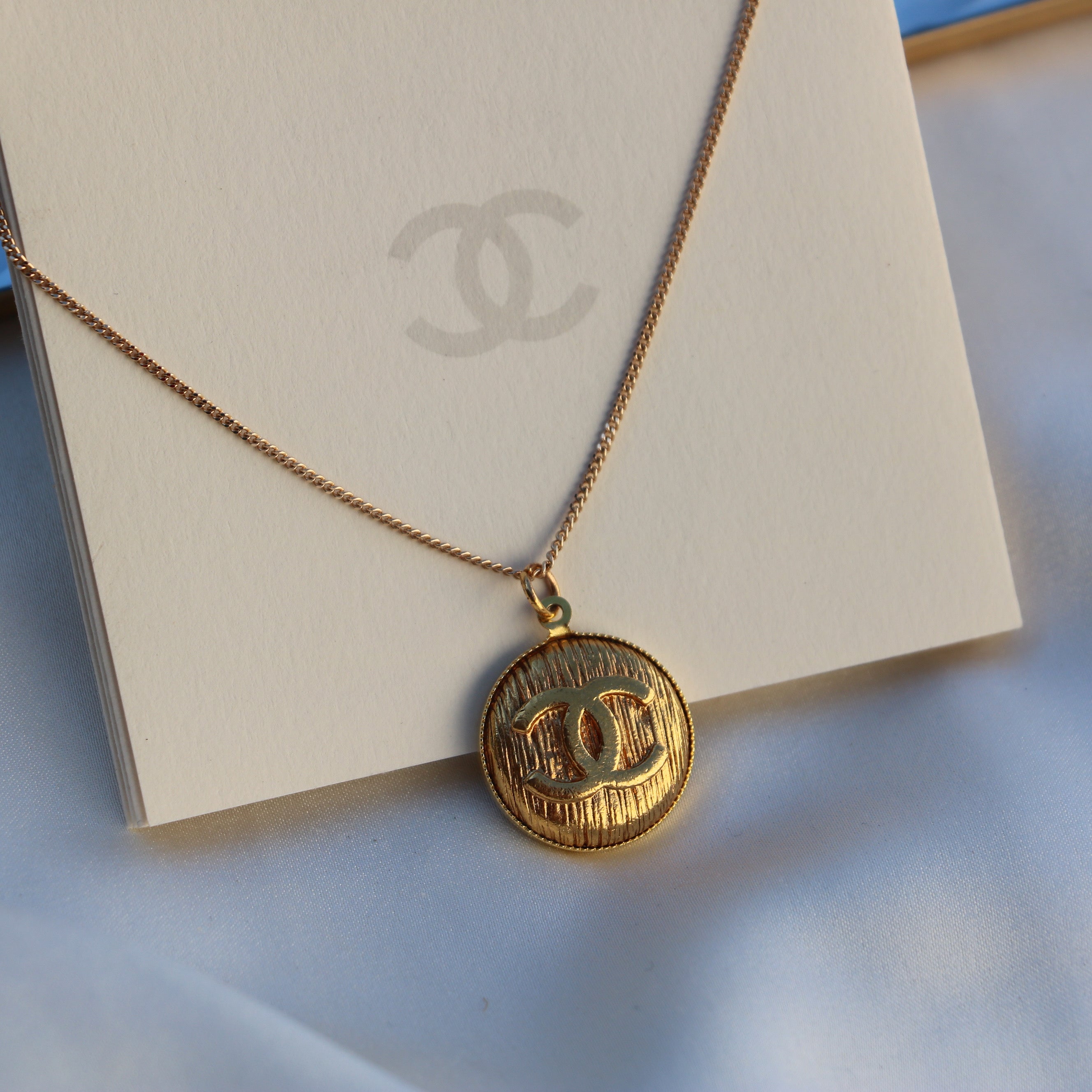 COLLIER UPCYCLÉ CHANEL | DORÉ