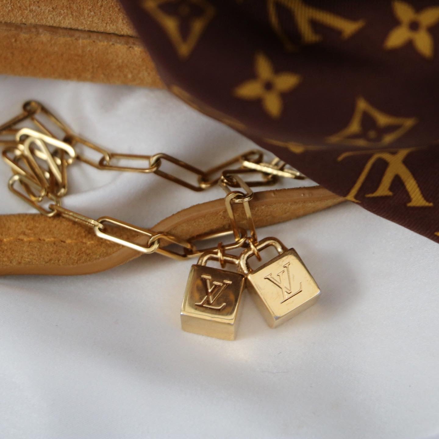 Collier Louis Vuitton cadenas avec chaîne unique pour lui